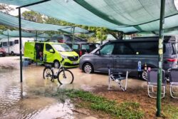 Tja - Camping IM privaten Pool - der Starkregen war da