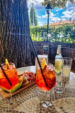 Ja - das Essen war Gratis! Super Qualität Bar II Glicine