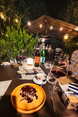 Im traumhafen La terra di Nello: Nachspeise - ein Käsekuchen - so luftig wie noch nie. Ein Traum.