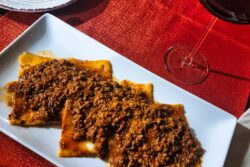 Ristorante Arturo: Unglaublich gefüllte Spinattaschen mit Chianina Ragu